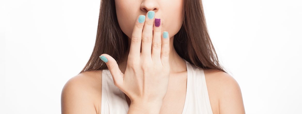 Il fascino delle unghie lunghe e curate: scopriamo il gel per allungamento